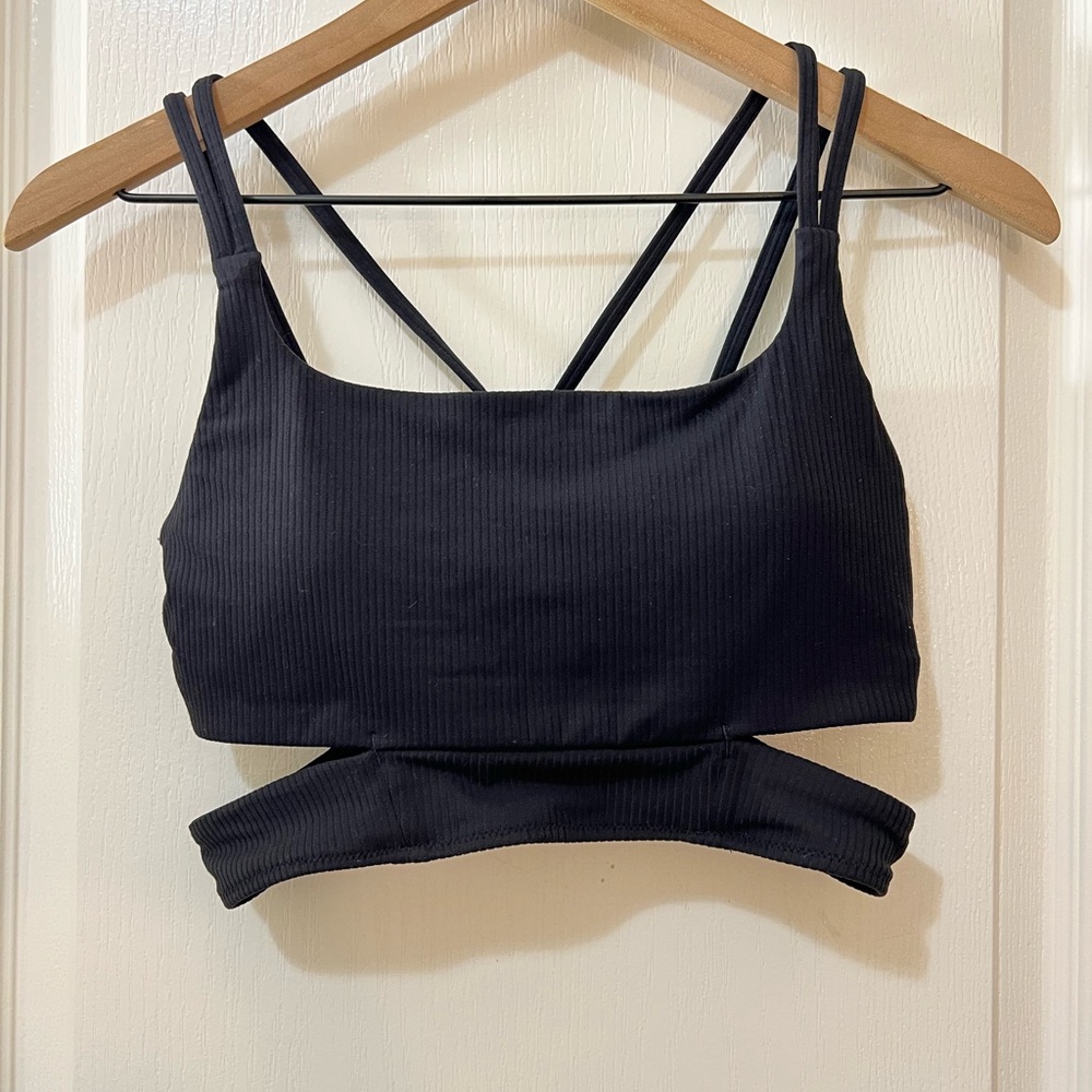 Lululemon Ribbed Nulu Strappy Yoga Bra Black Women’s 6